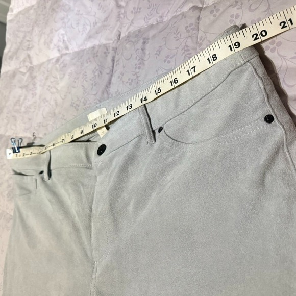 Chico's Faux Suede Stretch Slim Leg Pants Women's 3 US 16 Chic Beach Gray - Picture 9 of 9